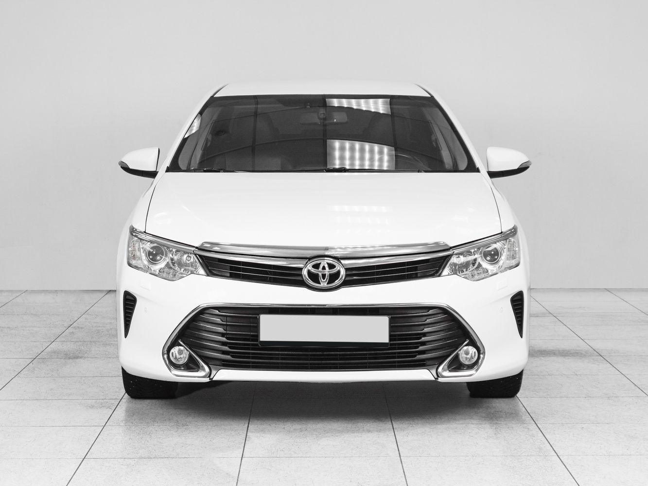 Toyota Camry, 2016