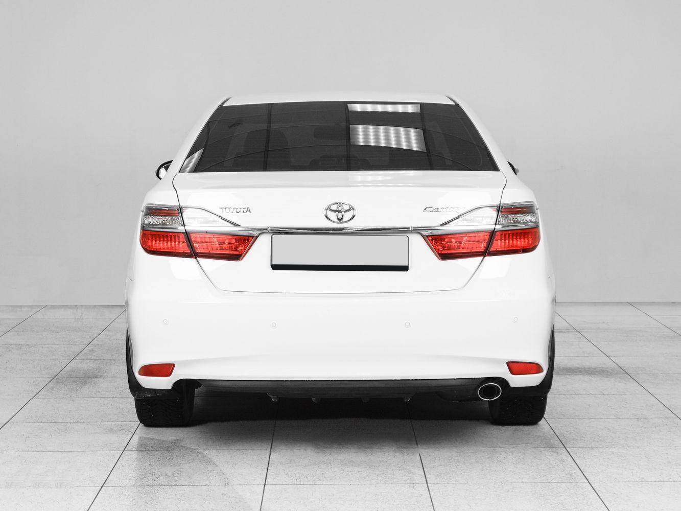 Toyota Camry, 2016