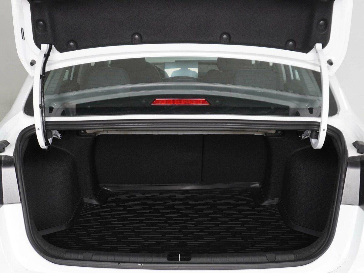 Geely Emgrand, 2025