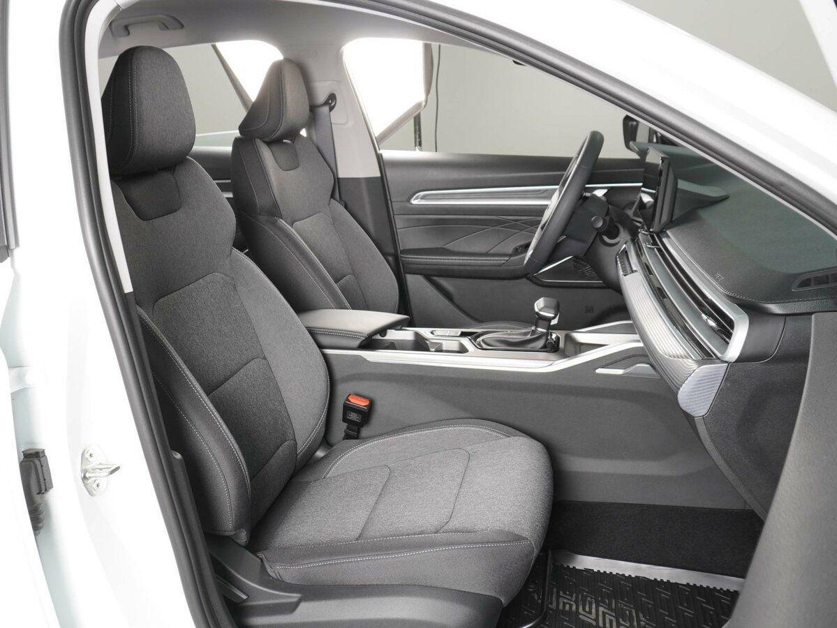 Geely Emgrand, 2025