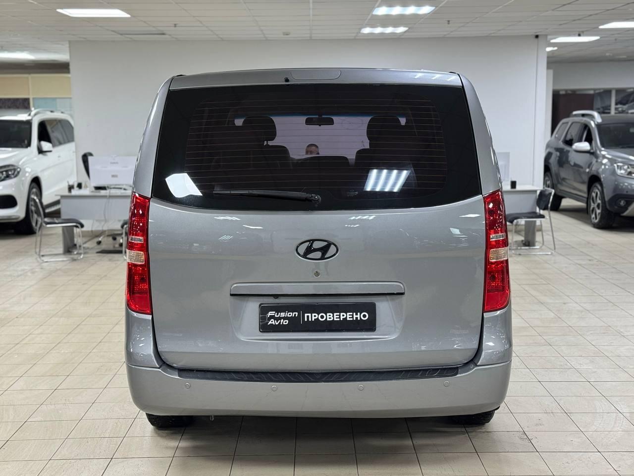 Hyundai Grand Starex