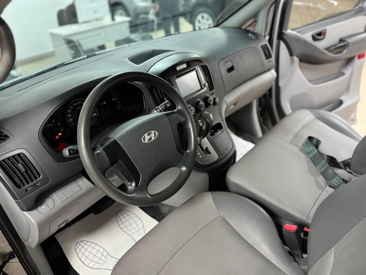 Hyundai Grand Starex