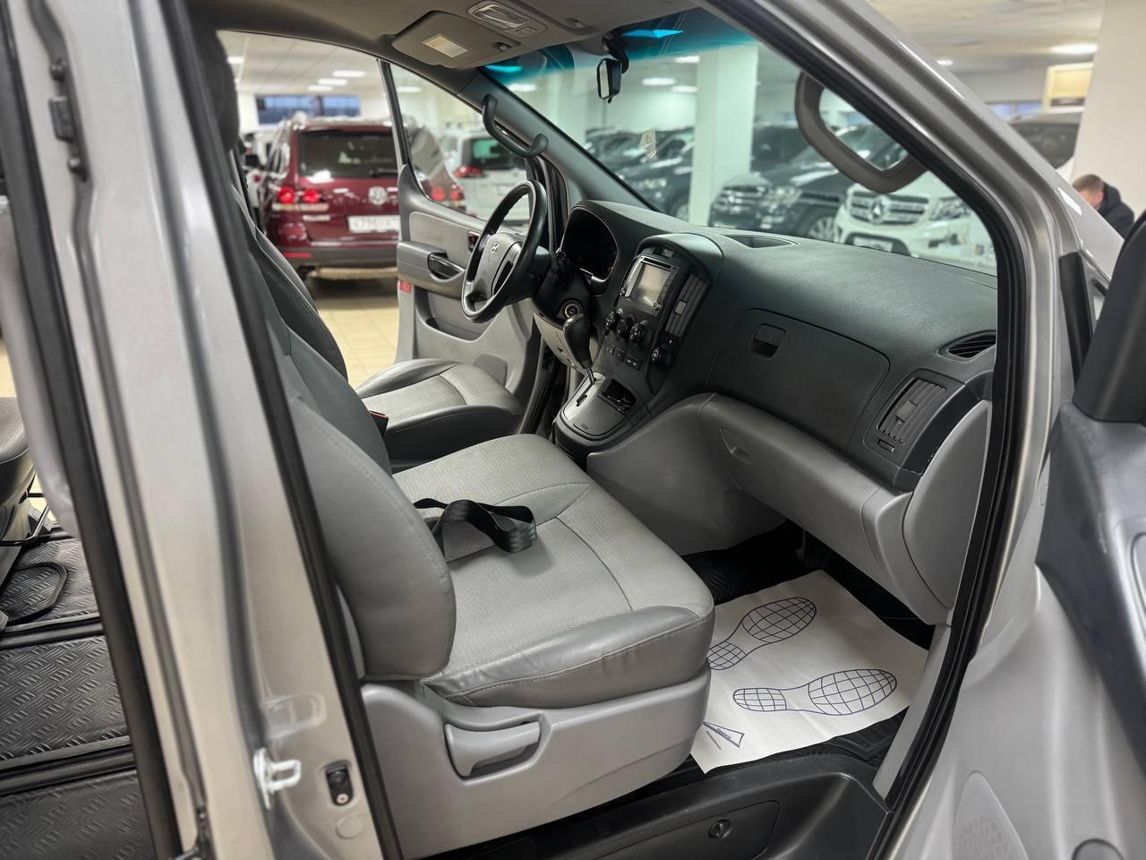 Hyundai Grand Starex