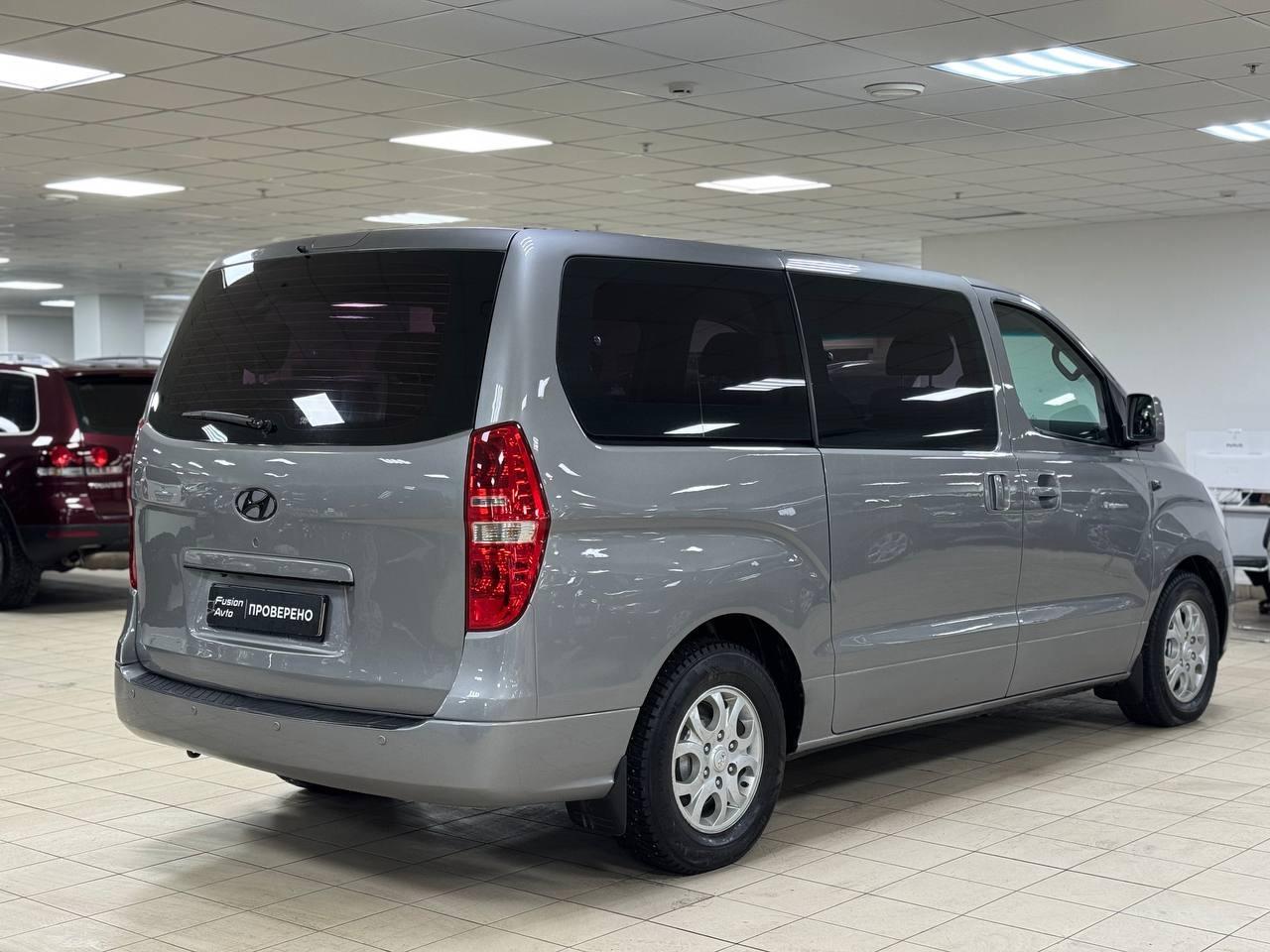Hyundai Grand Starex