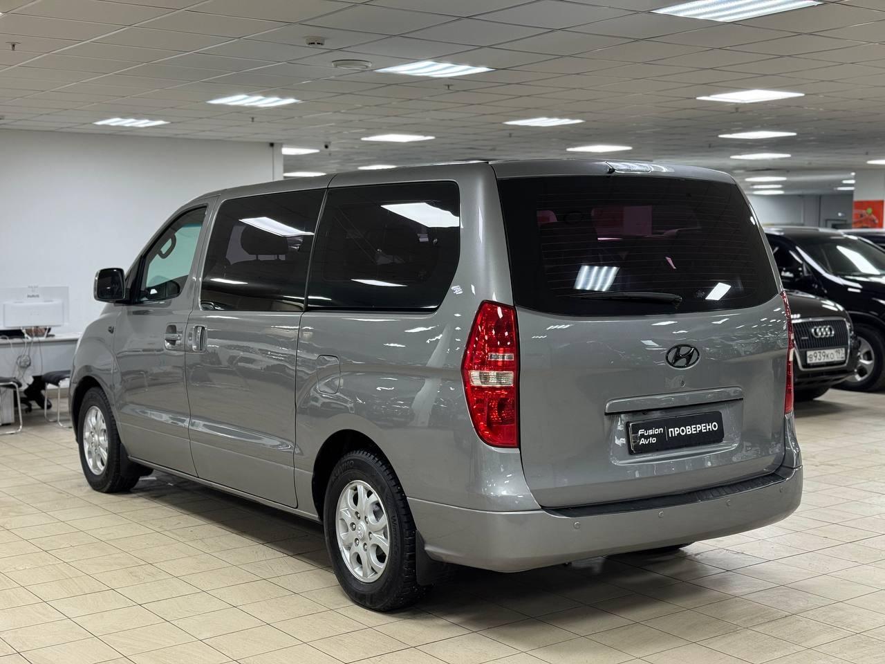 Hyundai Grand Starex