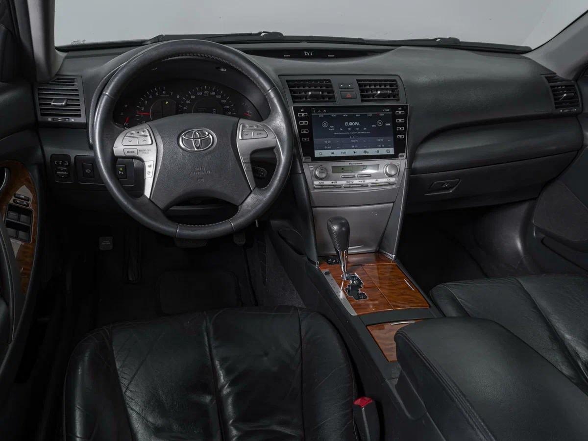 Toyota Camry, 2011