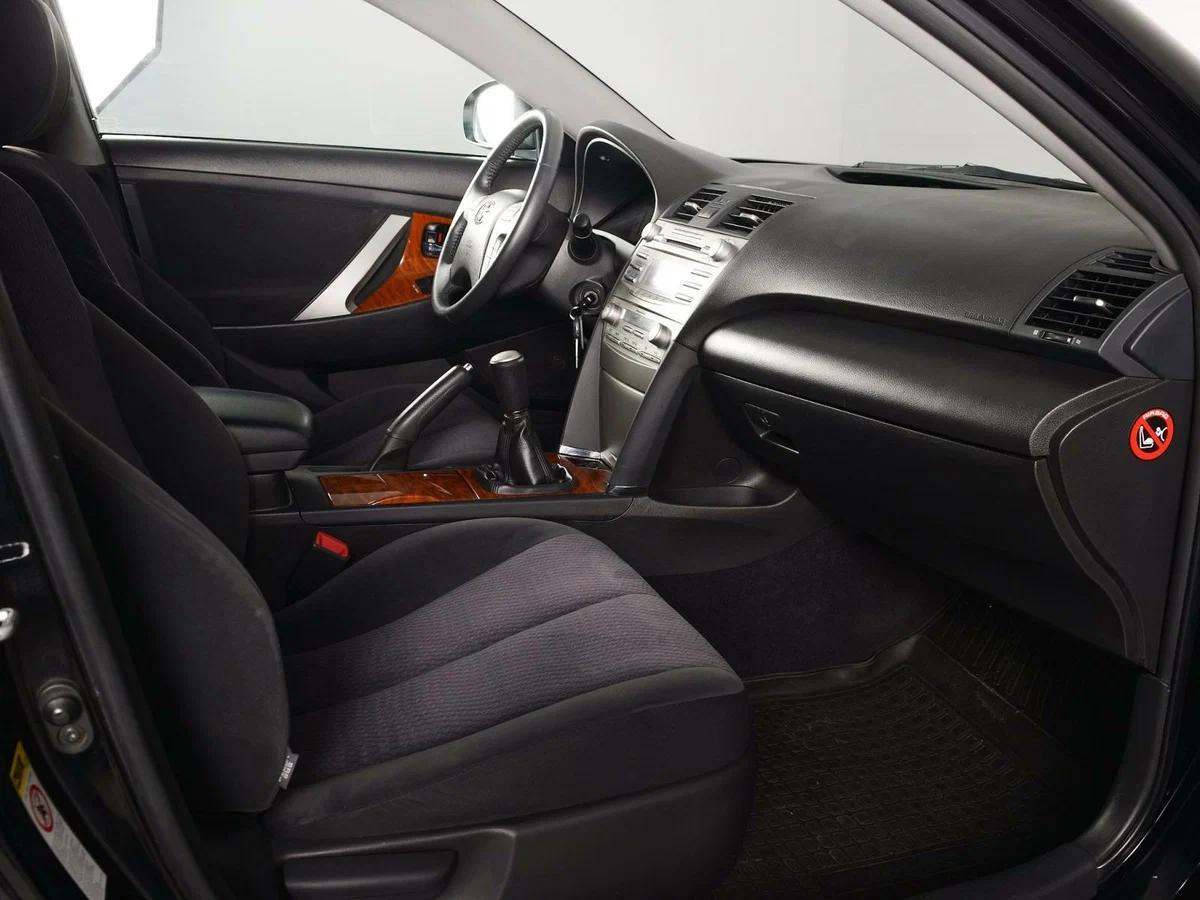 Toyota Camry, 2011