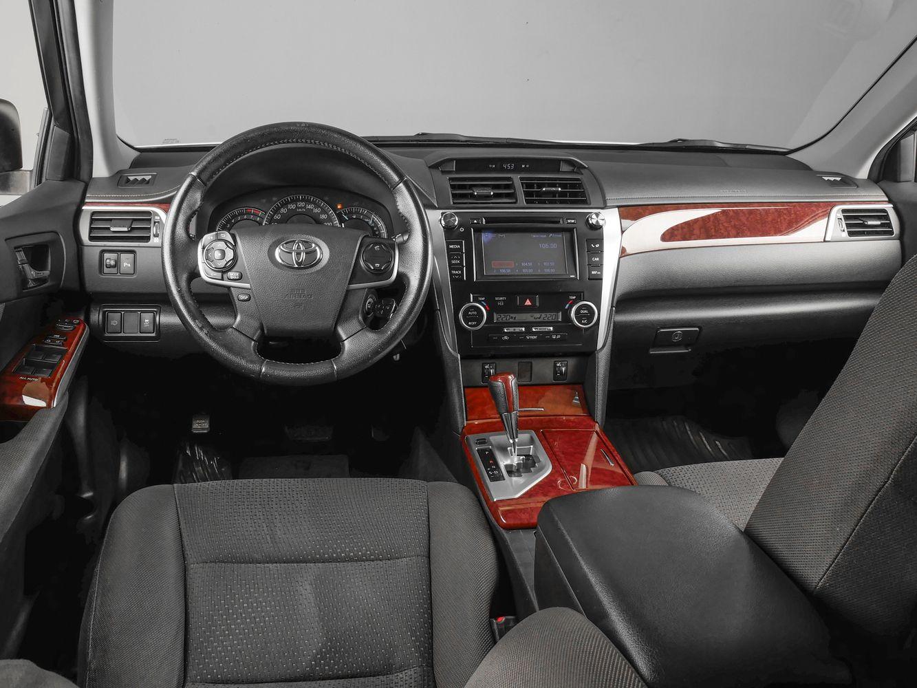 Toyota Camry, 2014
