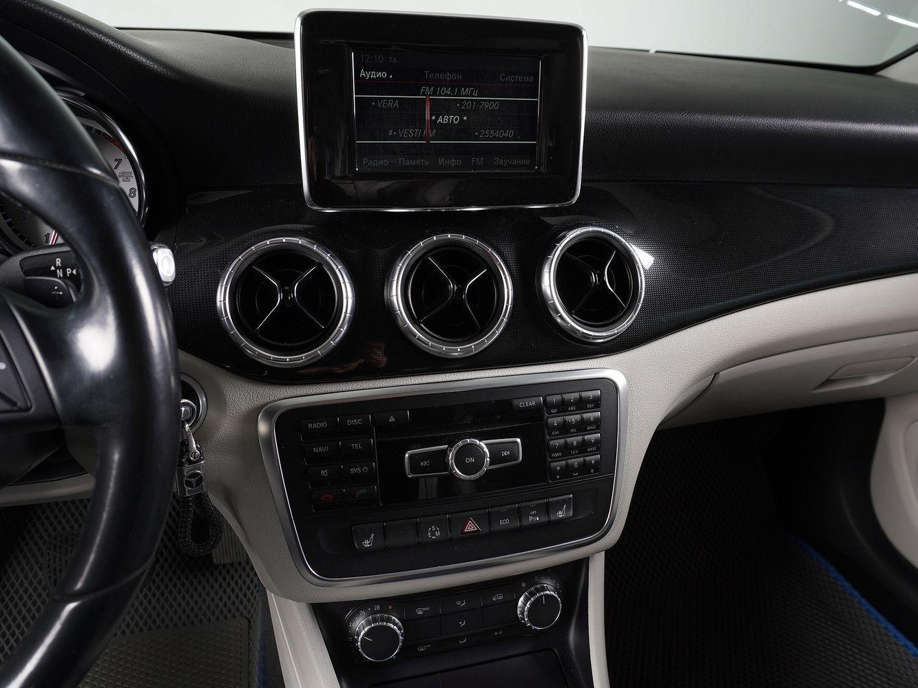Mercedes-Benz CLA, 2015