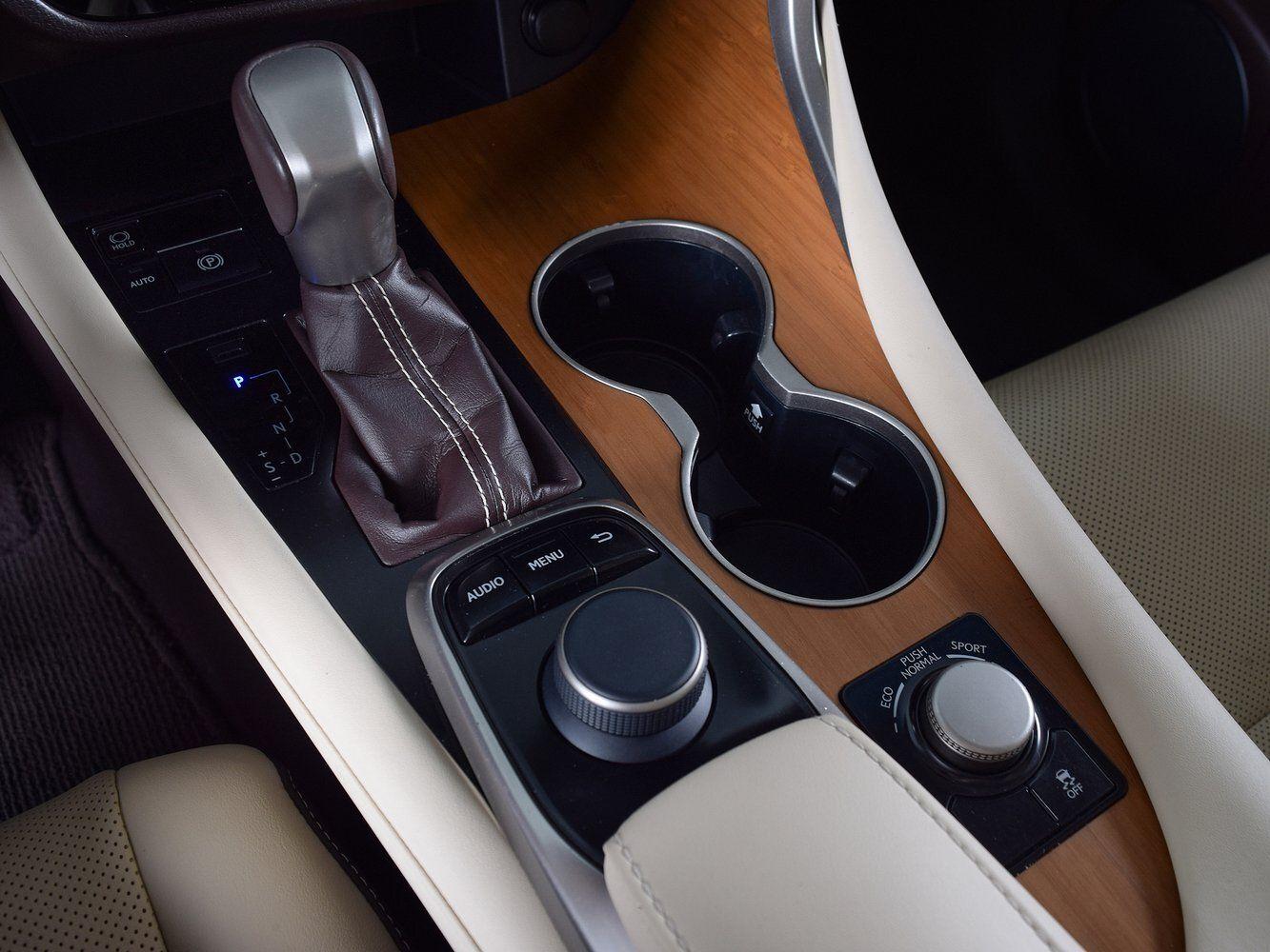Lexus RX, 2016