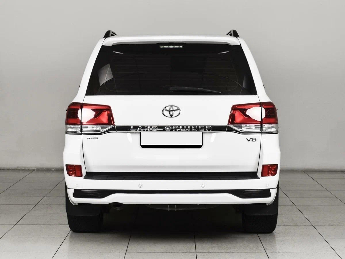 Toyota Land Cruiser, 2011