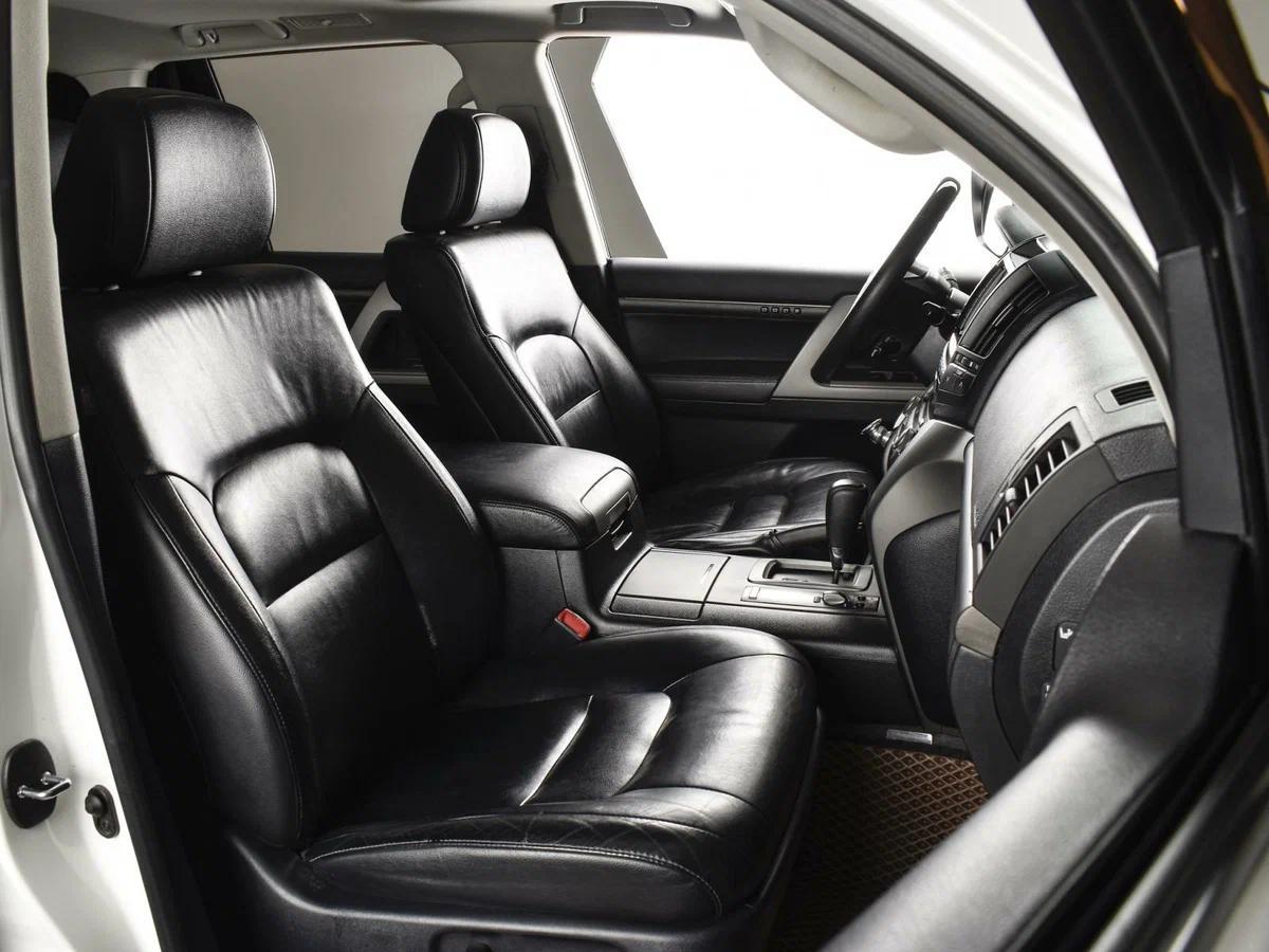 Toyota Land Cruiser, 2011