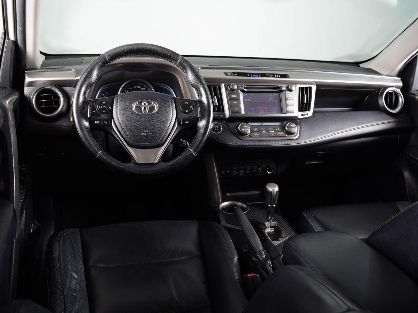Toyota RAV4, 2015