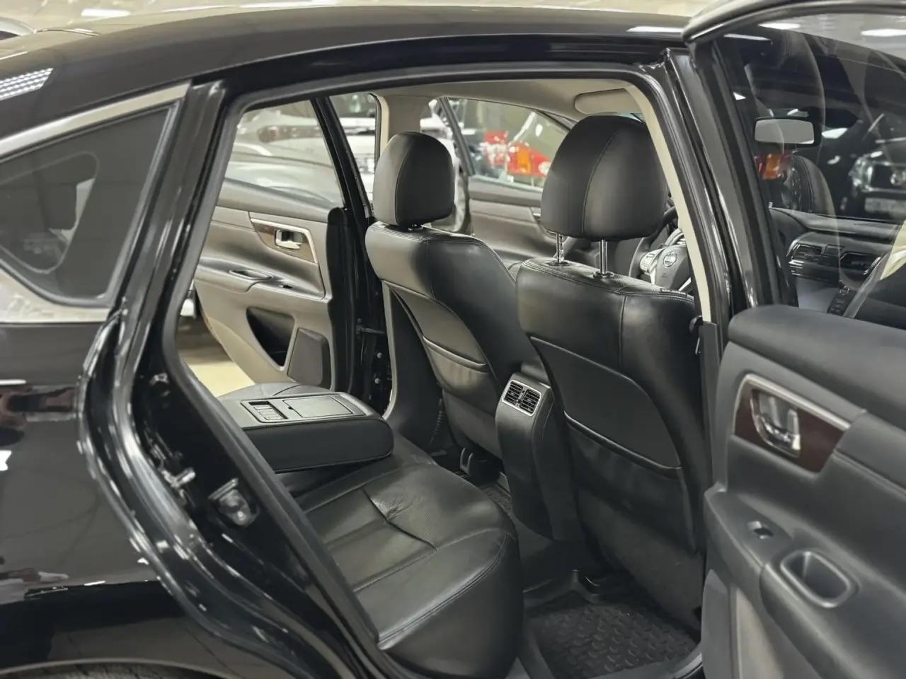 Nissan Teana