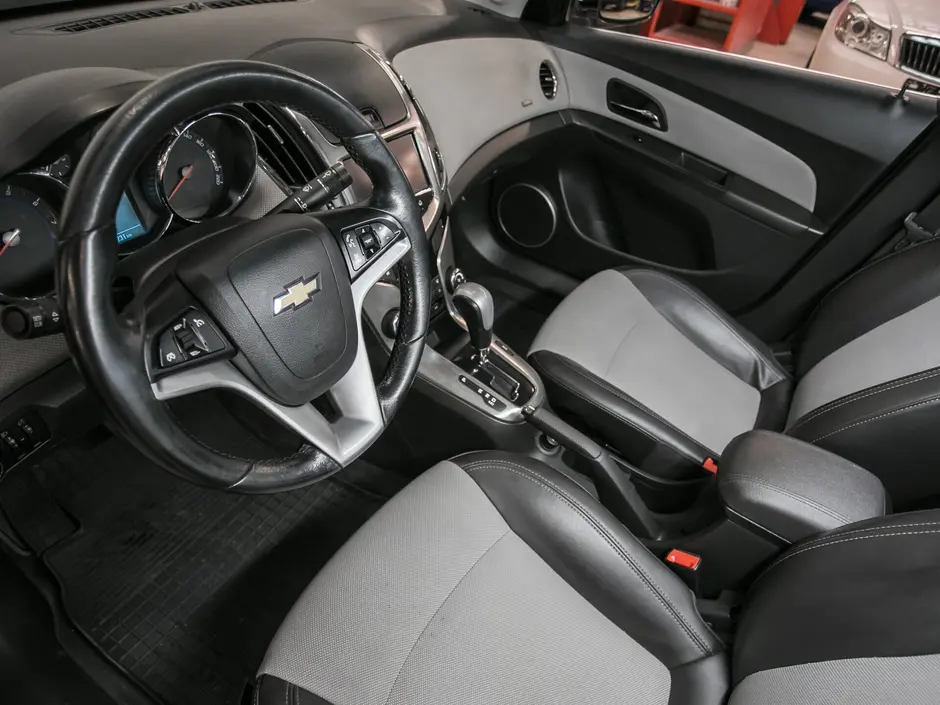 «Авто на Неве»