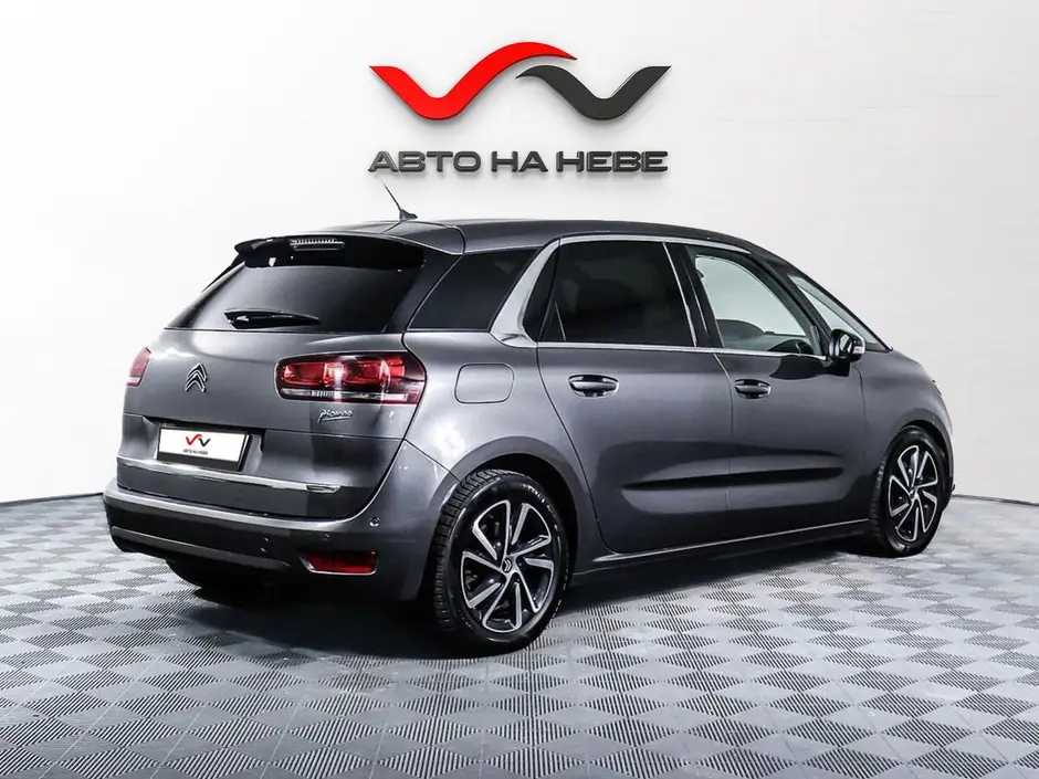 «Авто на Неве»