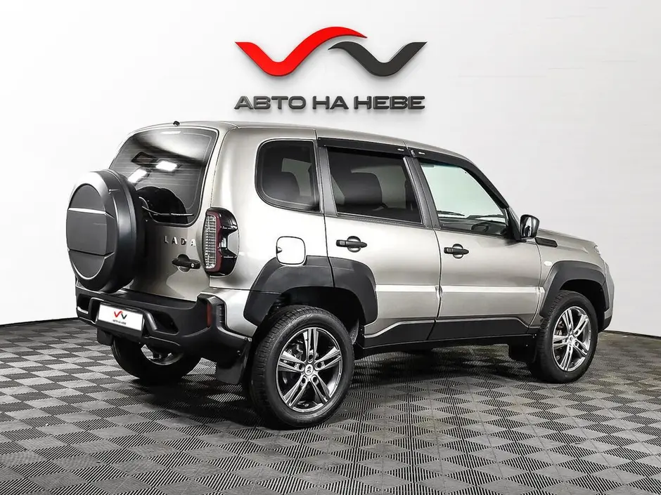 «Авто на Неве»