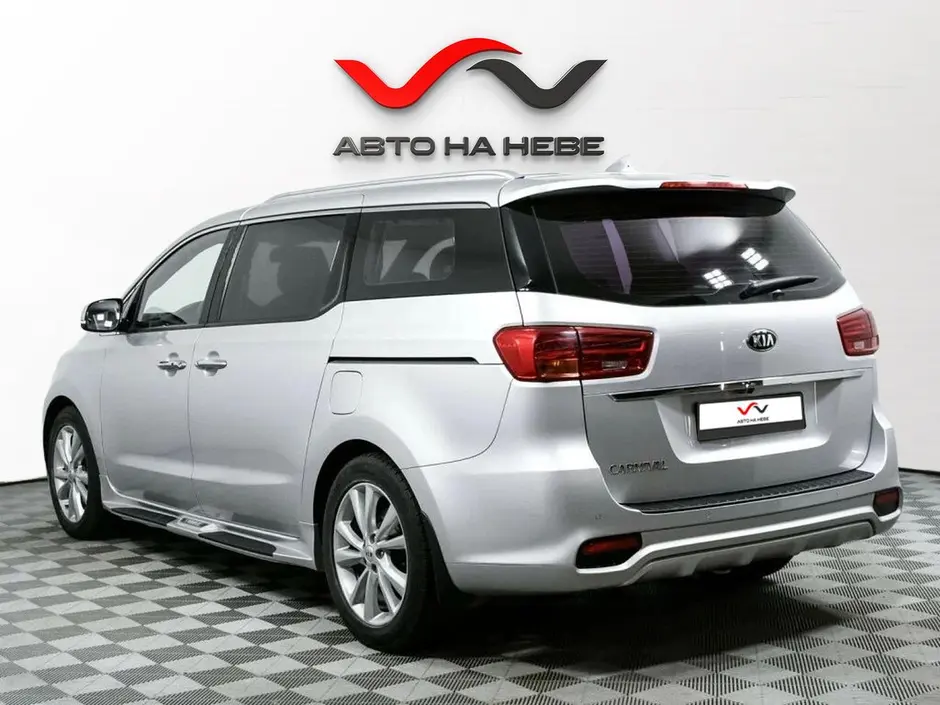 «Авто на Неве»
