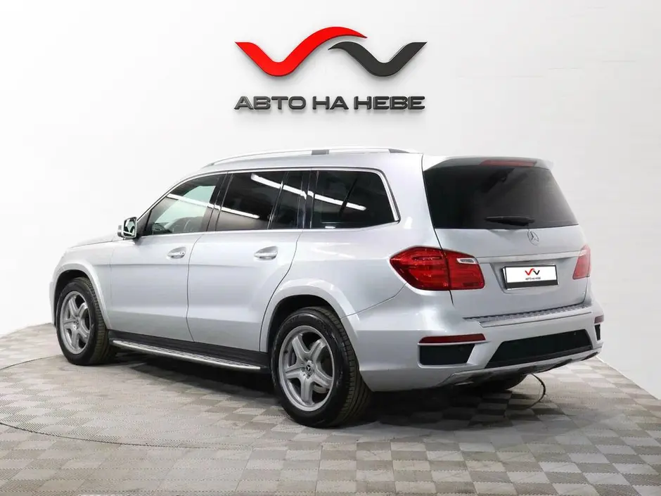 «Авто на Неве»