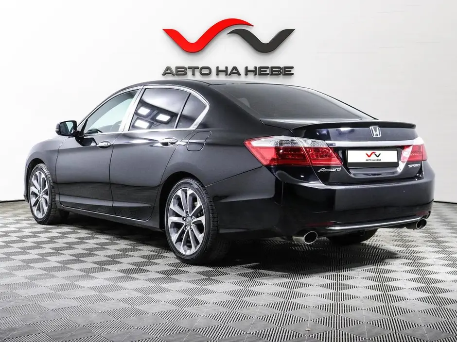 «Авто на Неве»