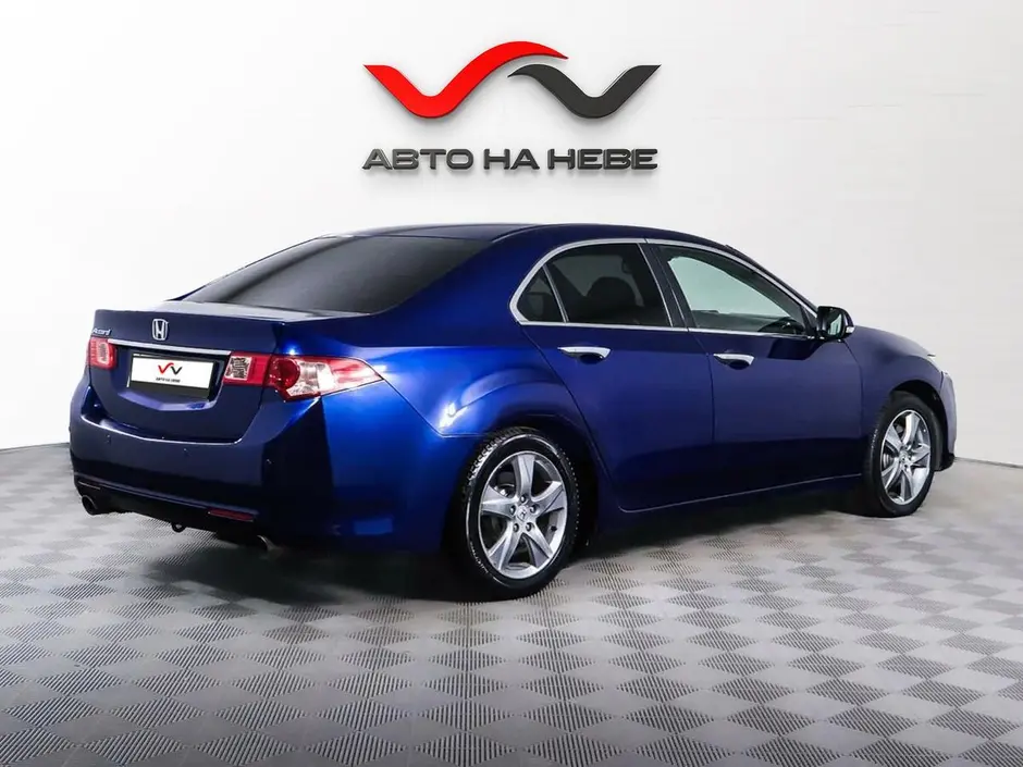 «Авто на Неве»