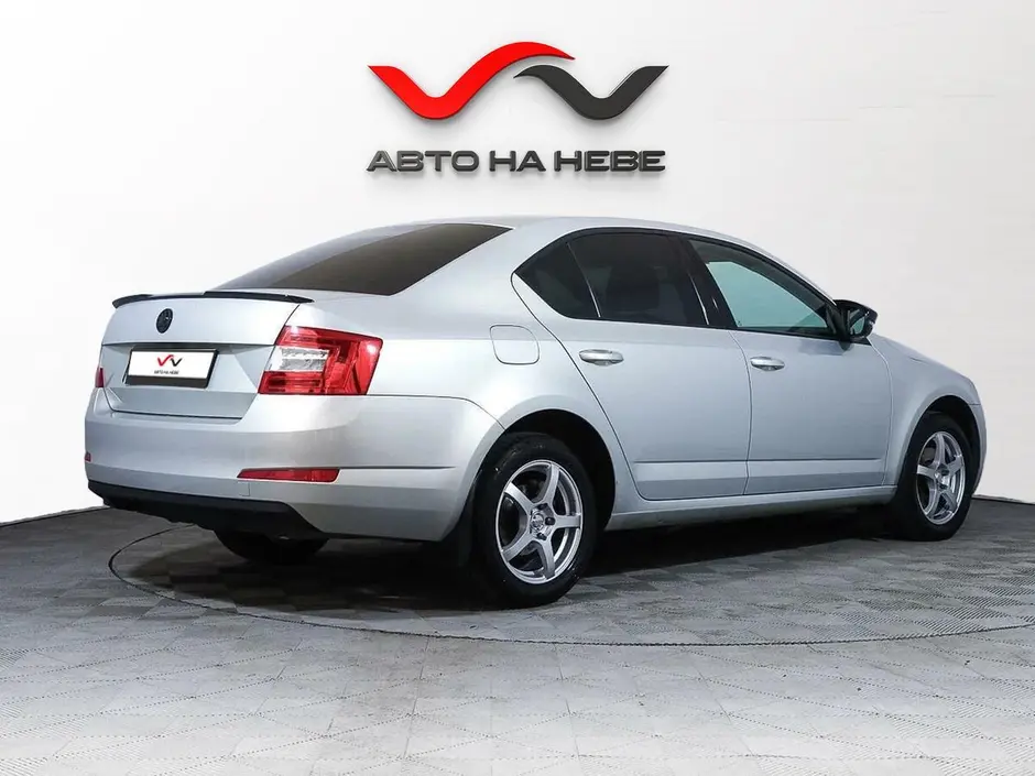 «Авто на Неве»