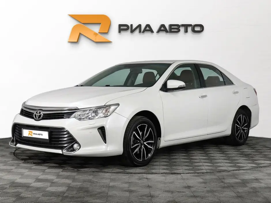 Toyota Camry, 2015 г.