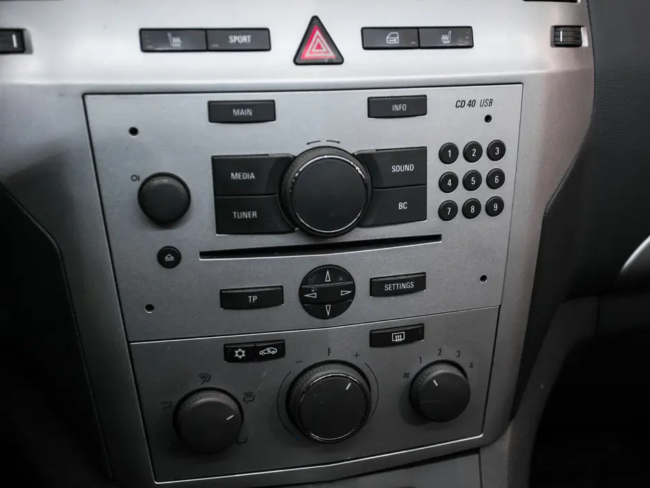 «Авто на Неве»