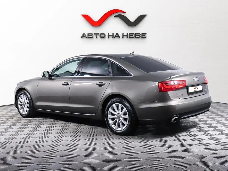 «Авто на Неве»
