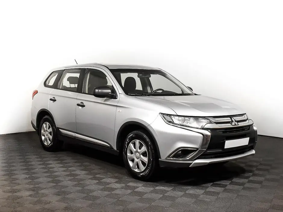 Mitsubishi Outlander, 2015 г.