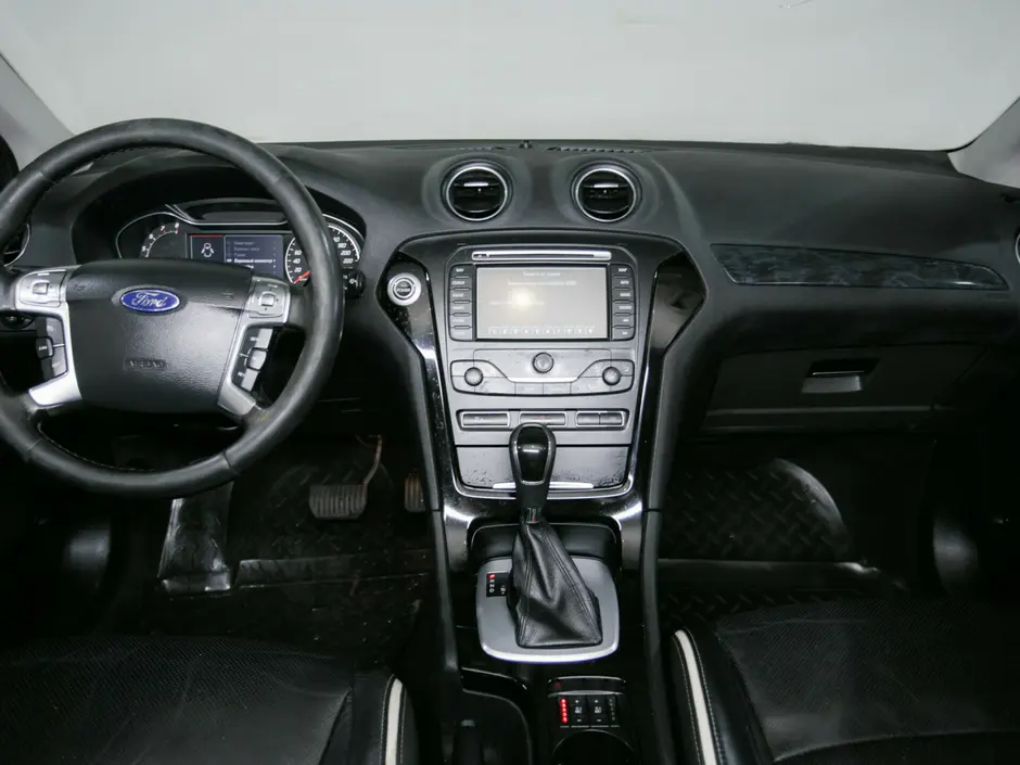 «Авто на Неве»