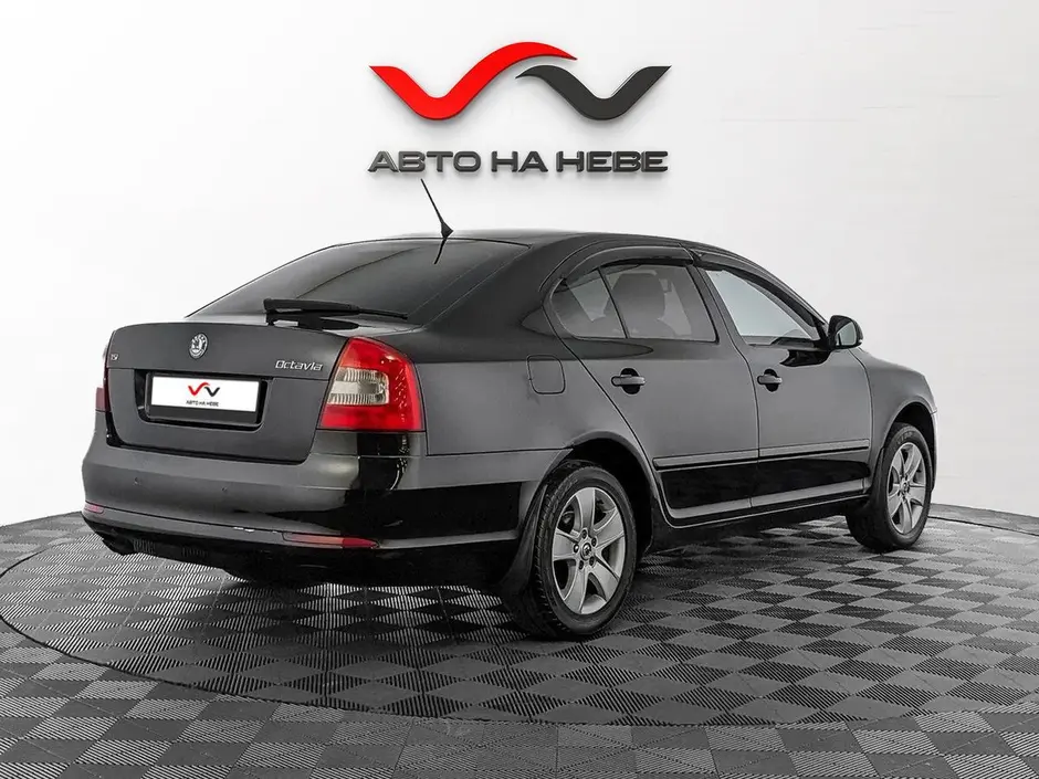 «Авто на Неве»