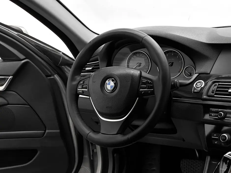 «Авто на Неве»