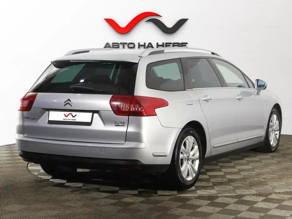 «Авто на Неве»