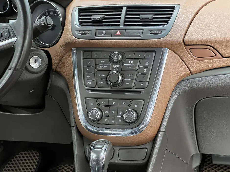 «Авто на Неве»