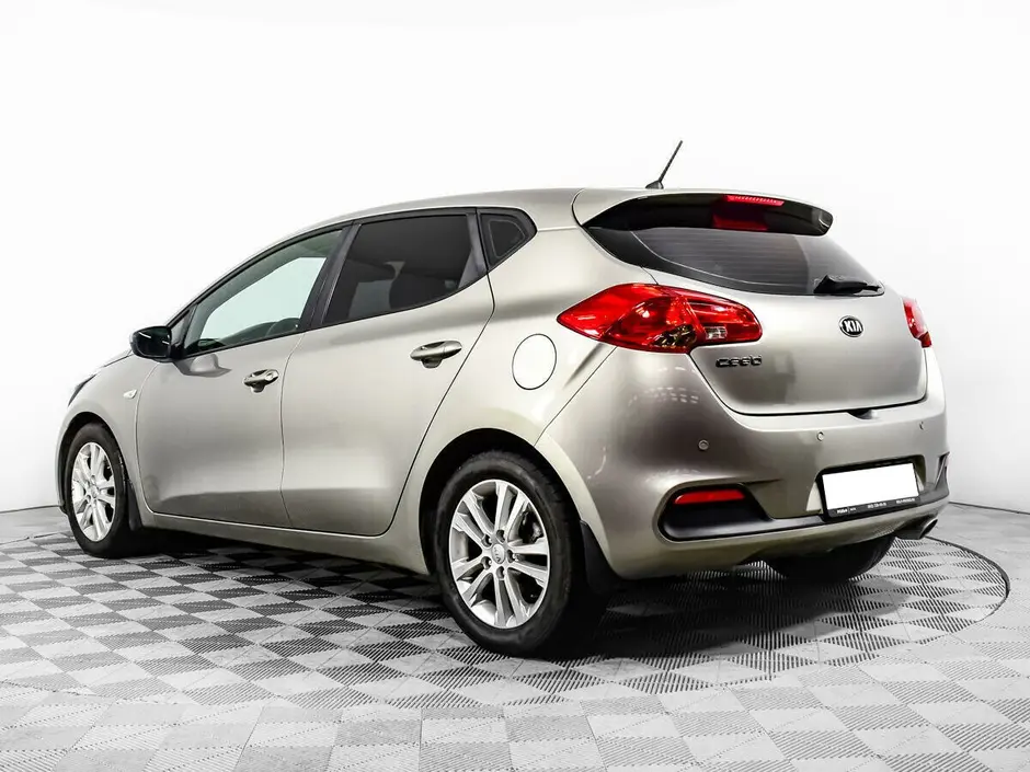 «Авто на Неве»